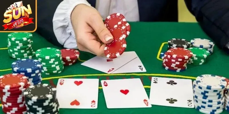 Tiến Lên Miền Bắc - Khám Phá Trò Chơi Bài Đỉnh Cao Trí Tuệ 4 Sunwin Đừng vội vàng tung bài mạnh khi chưa cần thiết